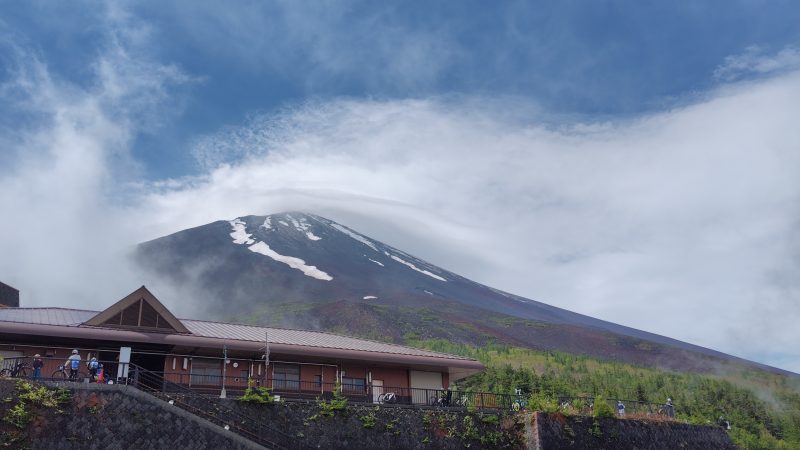 ヒルクライムのゴール、富士山五号目からの景色